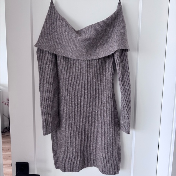 Dynamite Off-Shoulder Ribbed Sweater in Gray - Picture 2 of 4